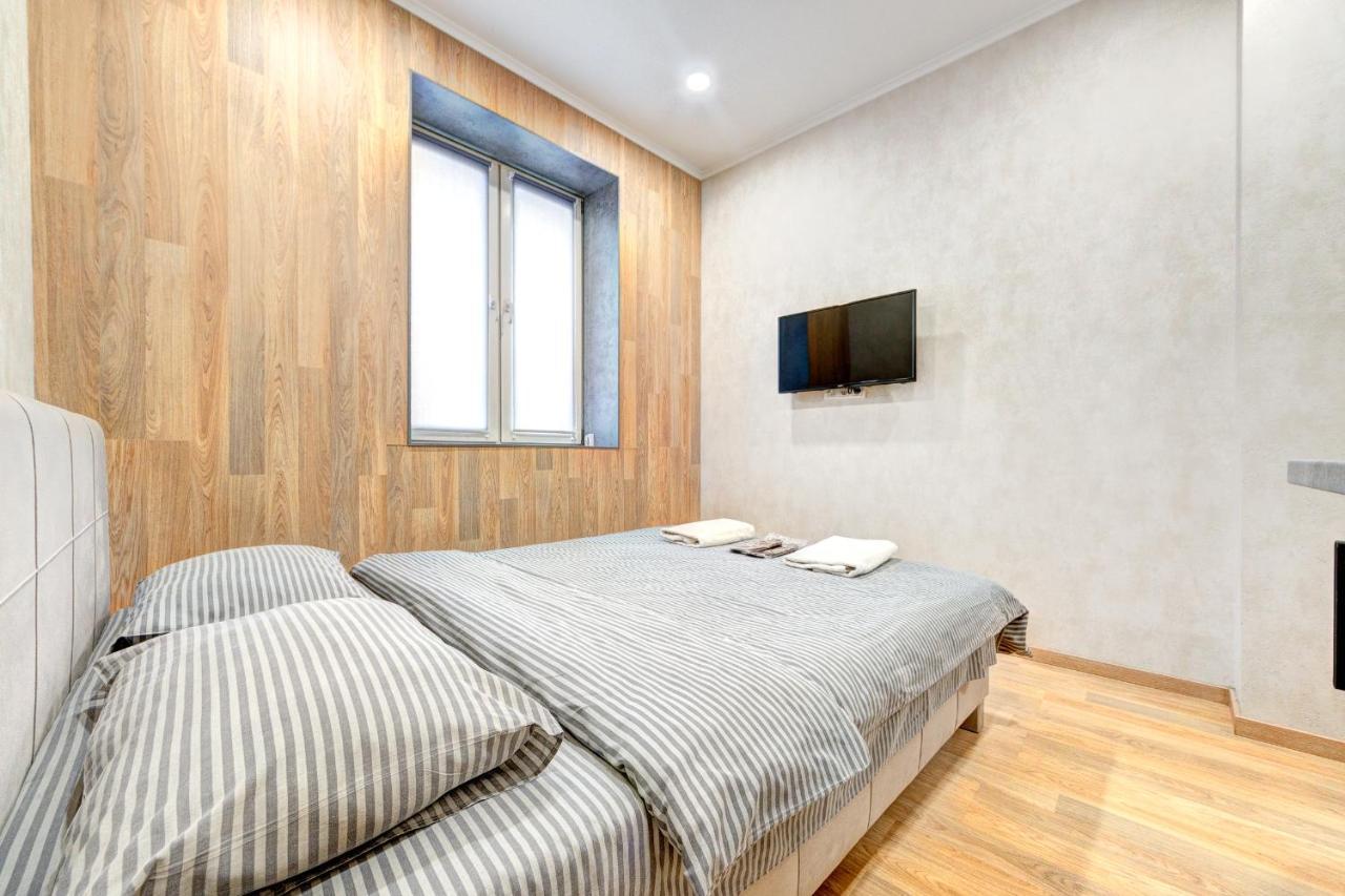 1 Room Apartment Near National Circus Kyiv Exterior photo