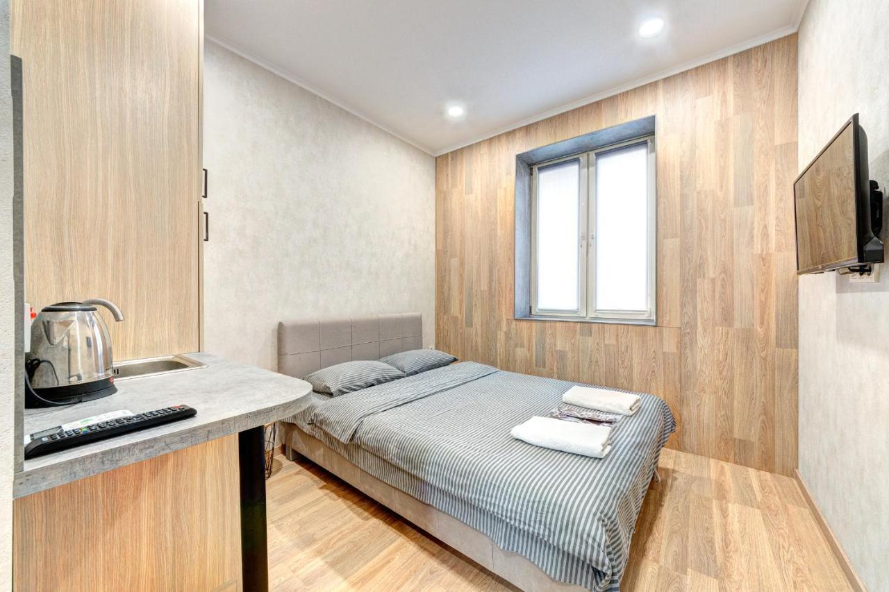 1 Room Apartment Near National Circus Kyiv Exterior photo