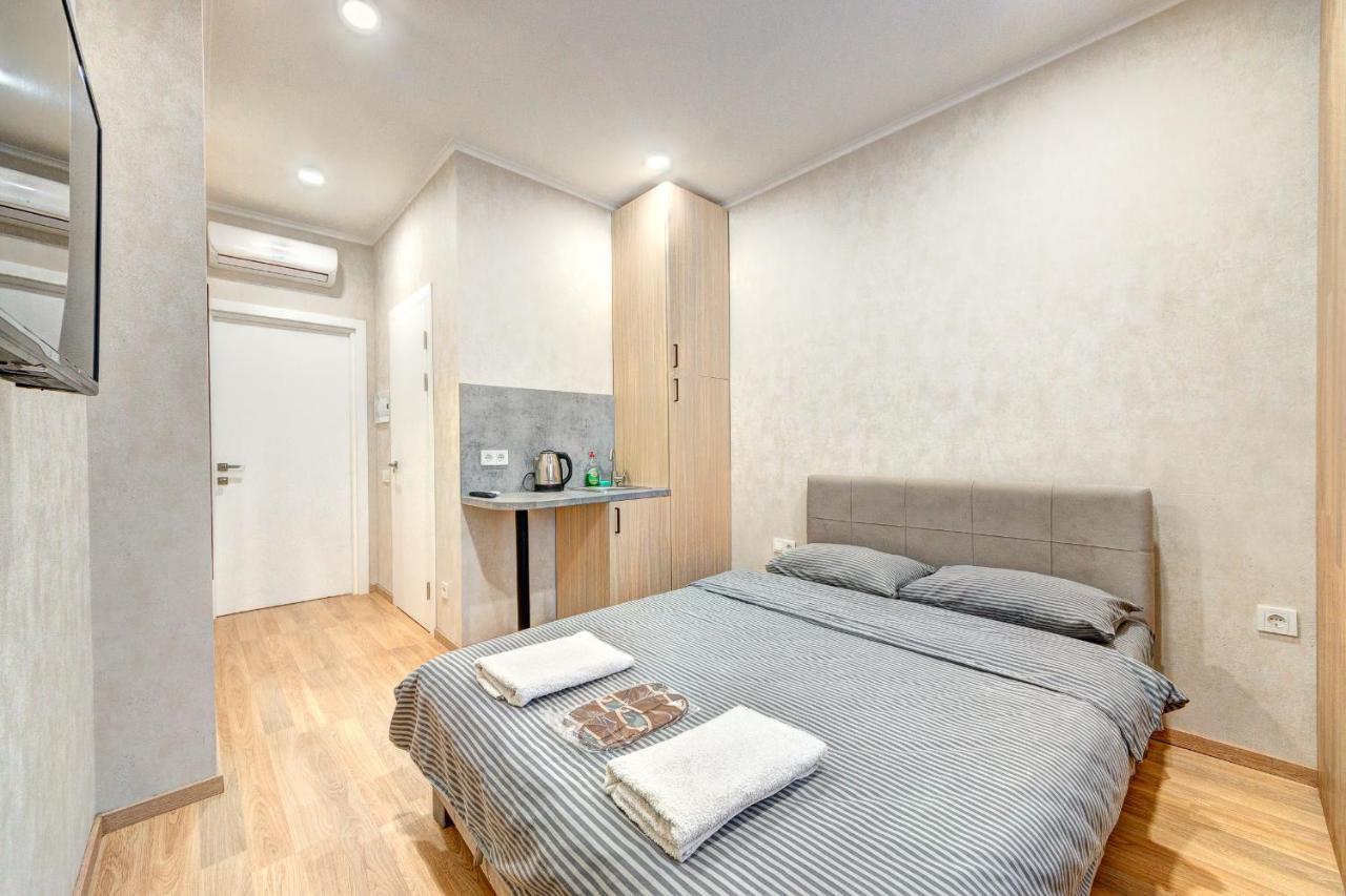 1 Room Apartment Near National Circus Kyiv Exterior photo